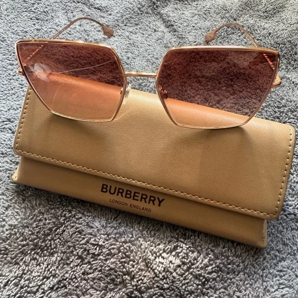 Burberry | Accessories | Burberry Daphne Womens Sunglasses  display picture 1